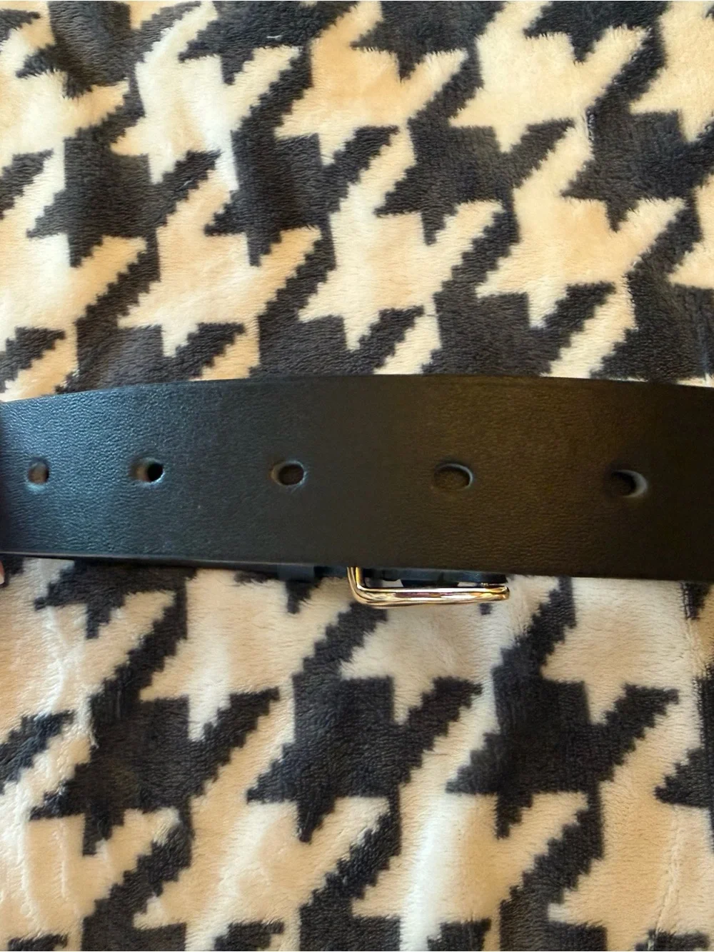 N/A black faux